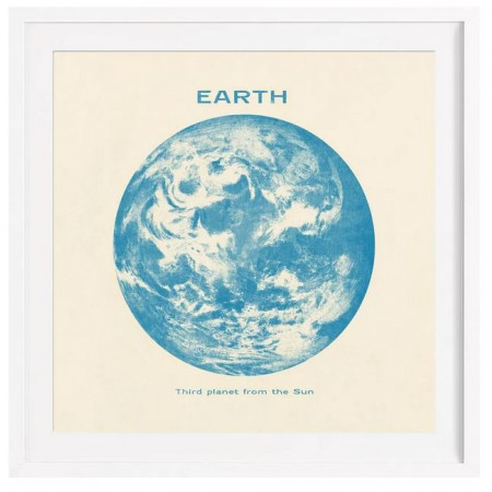Earth - Affiche Juniqe avec cadre blanc