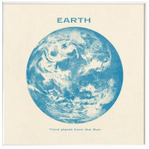 Earth - Affiche Juniqe avec cadre blanc 2